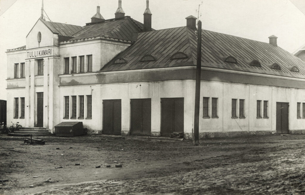 Tullikamarin suunnitteli Walter Thomén vuonna 1912. KEMIN HISTORIALLISEN MUSEON VALOKUVA-ARKISTO